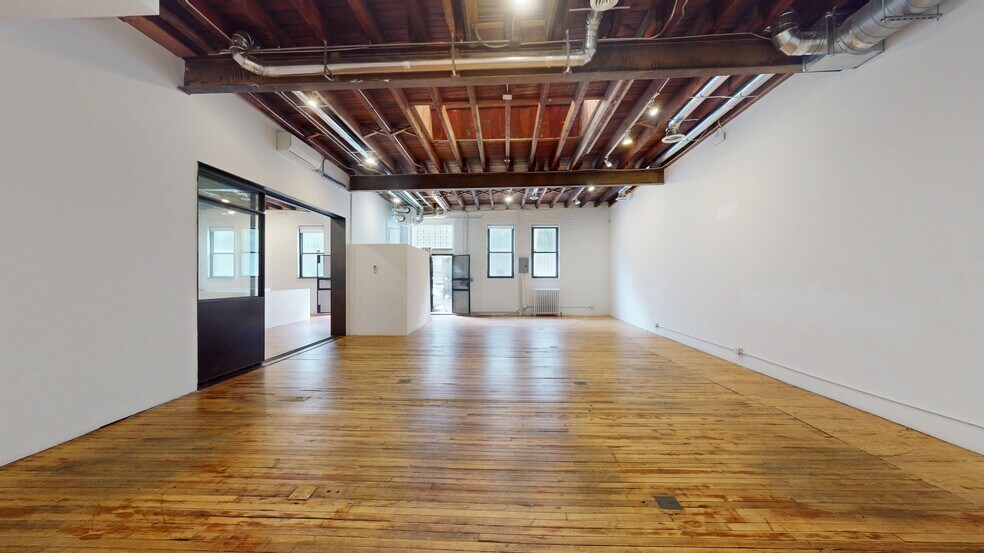 83-85 Metropolitan Ave, Brooklyn, NY à louer - Photo de l’immeuble – Image 3 sur 14