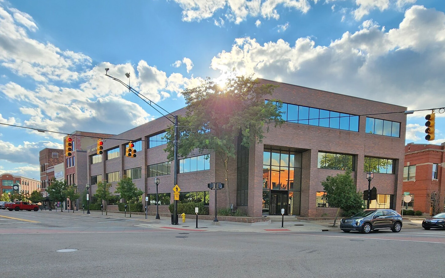 85 N Main St, Mount Clemens, MI à louer Photo de l’immeuble– Image 1 sur 12