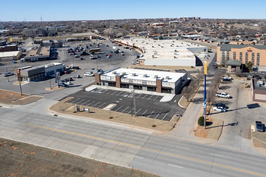 1301-1307 E Main St, Weatherford, OK à louer - Photo de l’immeuble – Image 3 sur 3