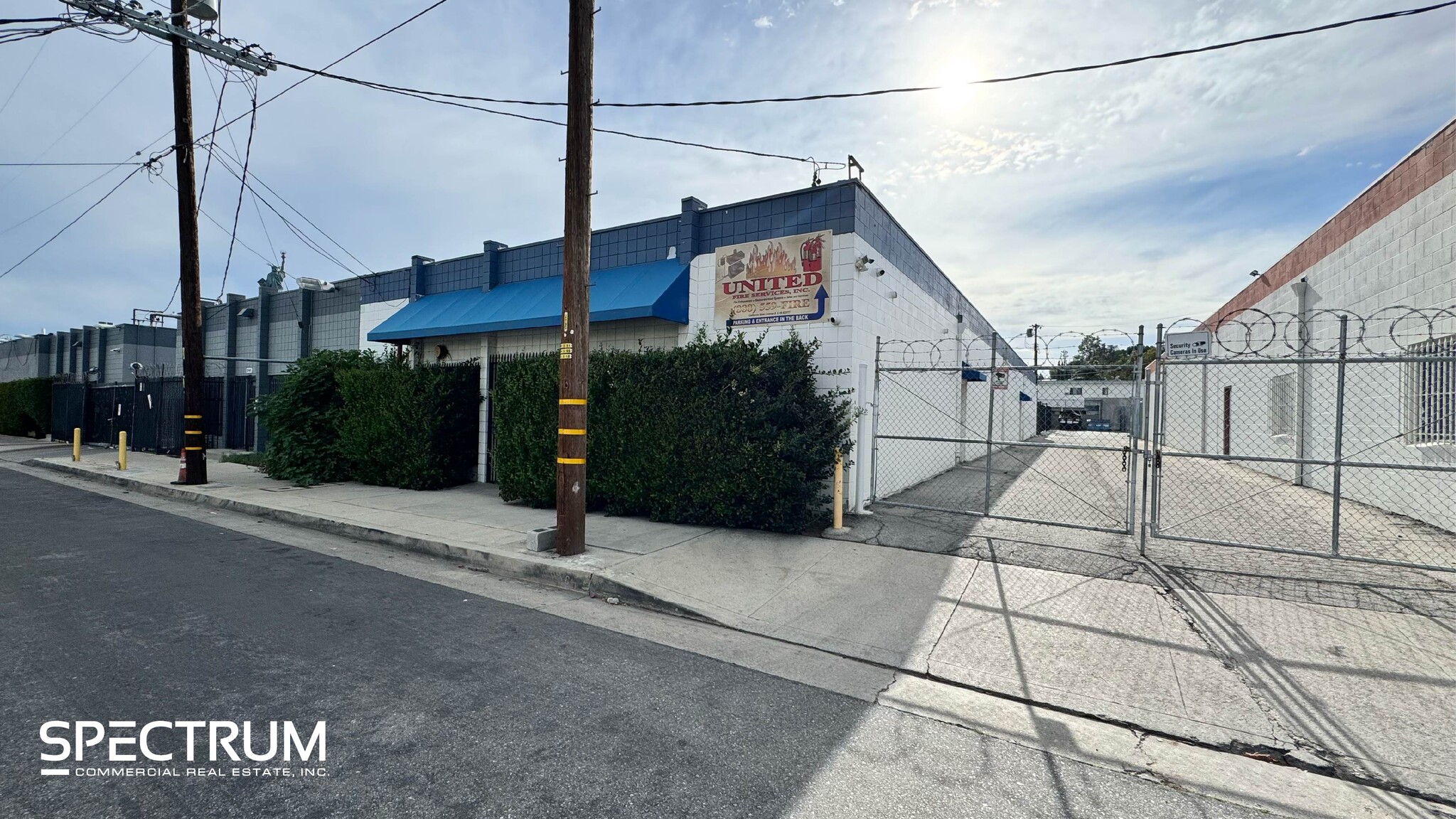 8755 Remmet Ave, Canoga Park, CA à louer Photo principale– Image 1 sur 8