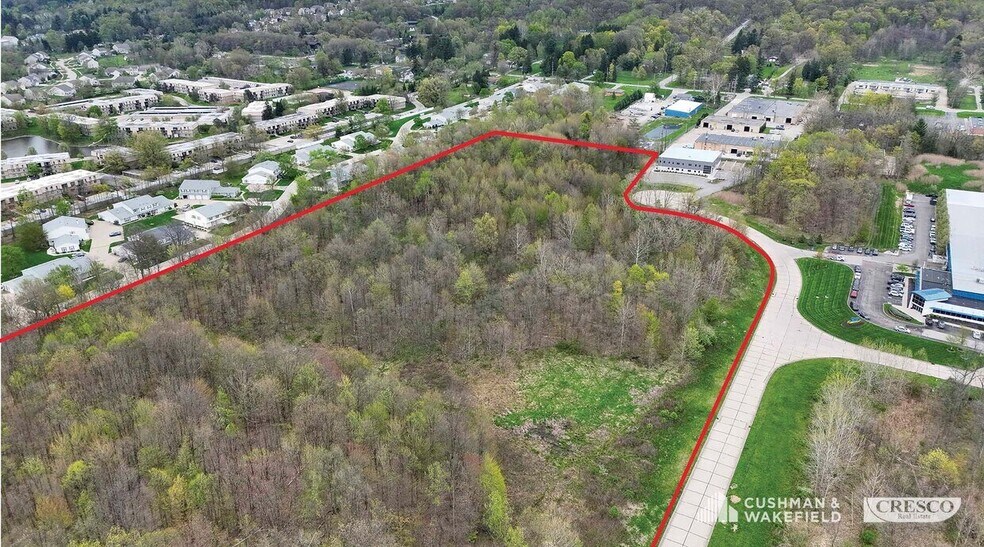 York Beta Dr, North Royalton, OH à vendre - Photo principale – Image 1 sur 1