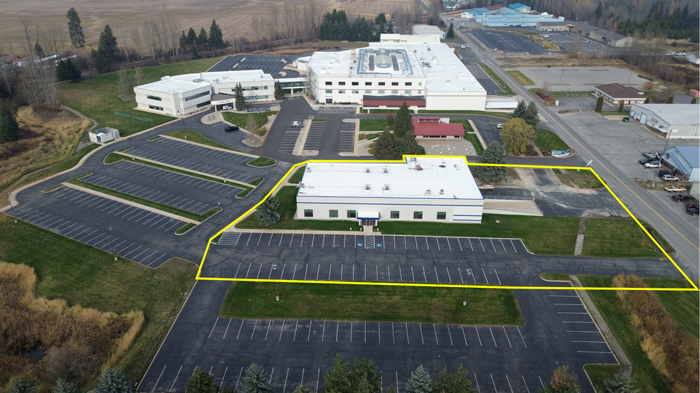 Sandpoint Technology Center portefeuille de 3 biens à vendre sur LoopNet.fr - Photo de l’immeuble – Image 3 sur 5
