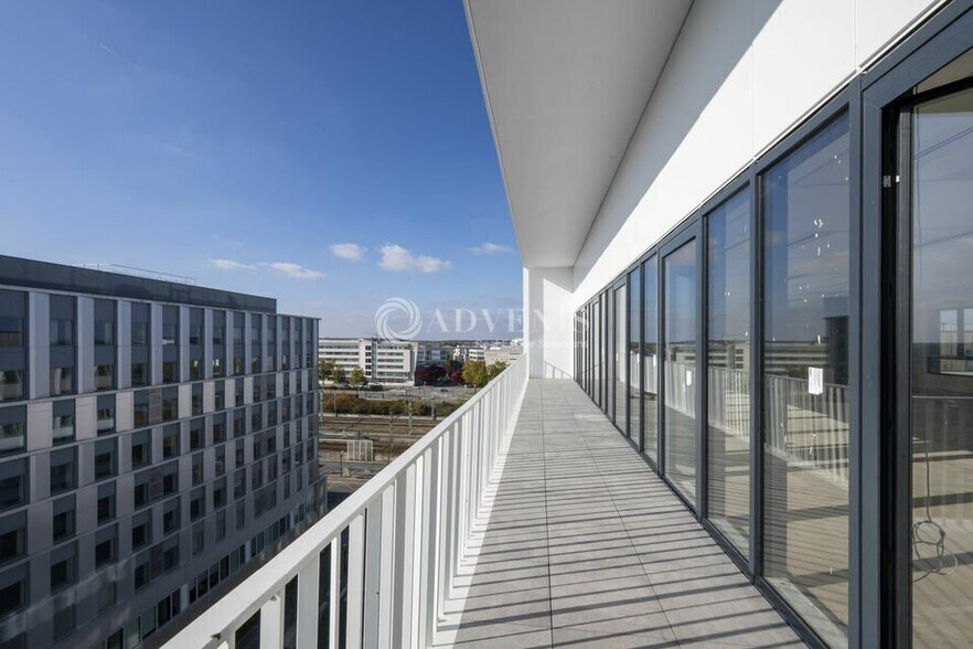 Bureau dans Montigny-le-Bretonneux à vendre - Photo de l’immeuble – Image 3 sur 9