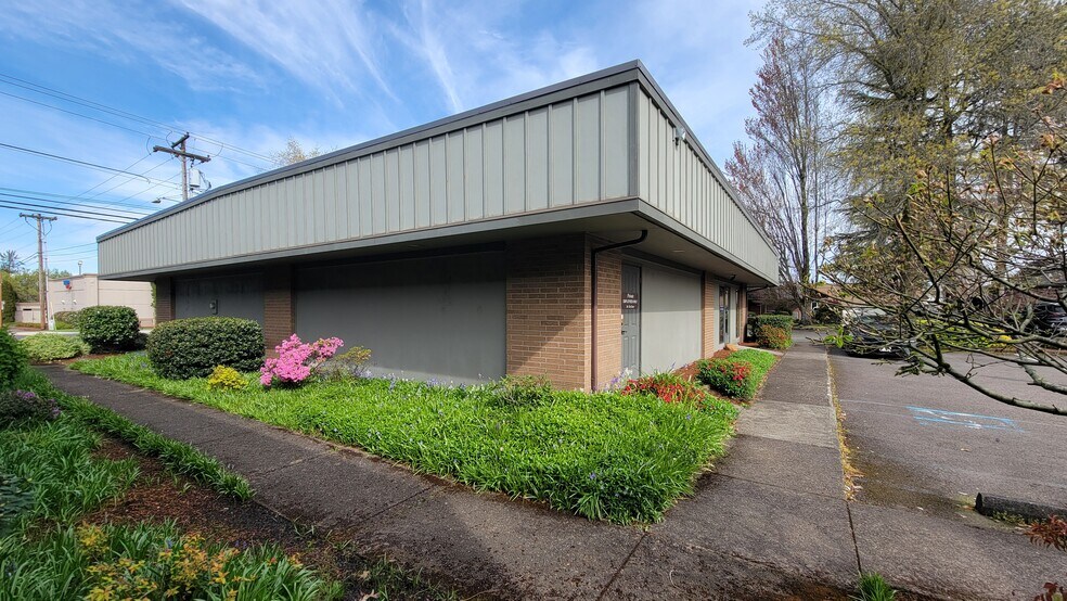 412 Lancaster Dr NE, Salem, OR à louer - Photo de l’immeuble – Image 2 sur 8