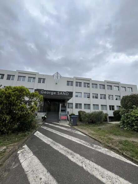 Bureau dans Marseille à louer - Photo de l’immeuble – Image 3 sur 16