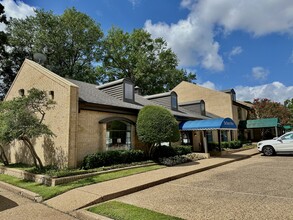 6011 S Broadway Ave, Tyler, TX à louer Photo de l’immeuble– Image 2 sur 4