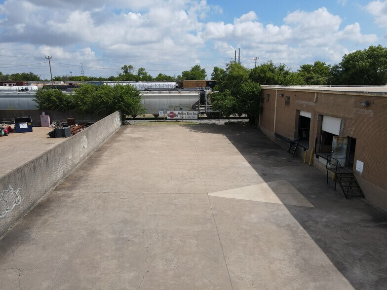 3825 Halifax St, Dallas, TX à vendre - Photo de l’immeuble – Image 3 sur 3