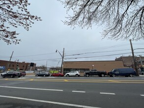 911 Morris Park Ave, Bronx, NY à louer Photo intérieure– Image 1 sur 6