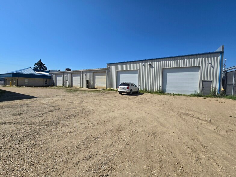 4628 62 St, Red Deer, AB à louer - Photo de l’immeuble – Image 2 sur 19