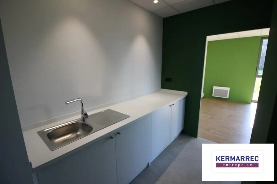 Bureau dans Vannes à louer - Photo de l’immeuble – Image 2 sur 3