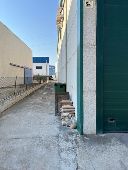 Industriel/Logistique dans Móstoles, Madrid à louer - Photo de l’immeuble – Image 3 sur 5