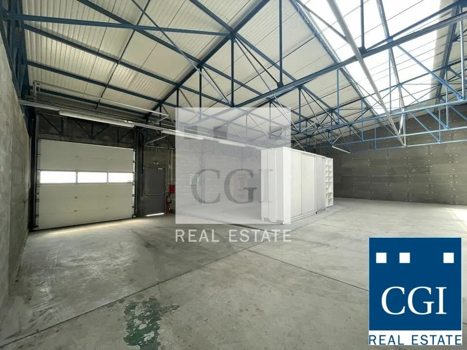 Local d’activités dans Fontaine à louer Photo intérieure– Image 1 sur 9