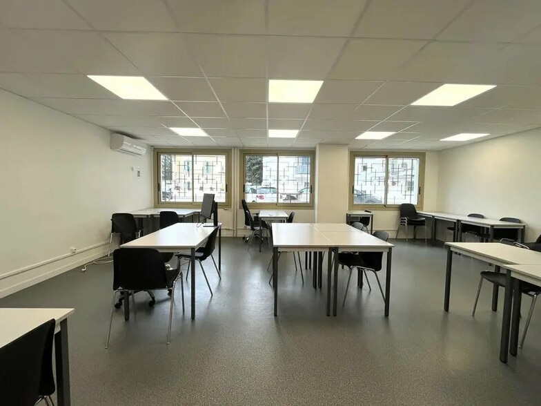 Bureau dans Cagnes-sur-Mer à louer - Photo de l’immeuble – Image 2 sur 5