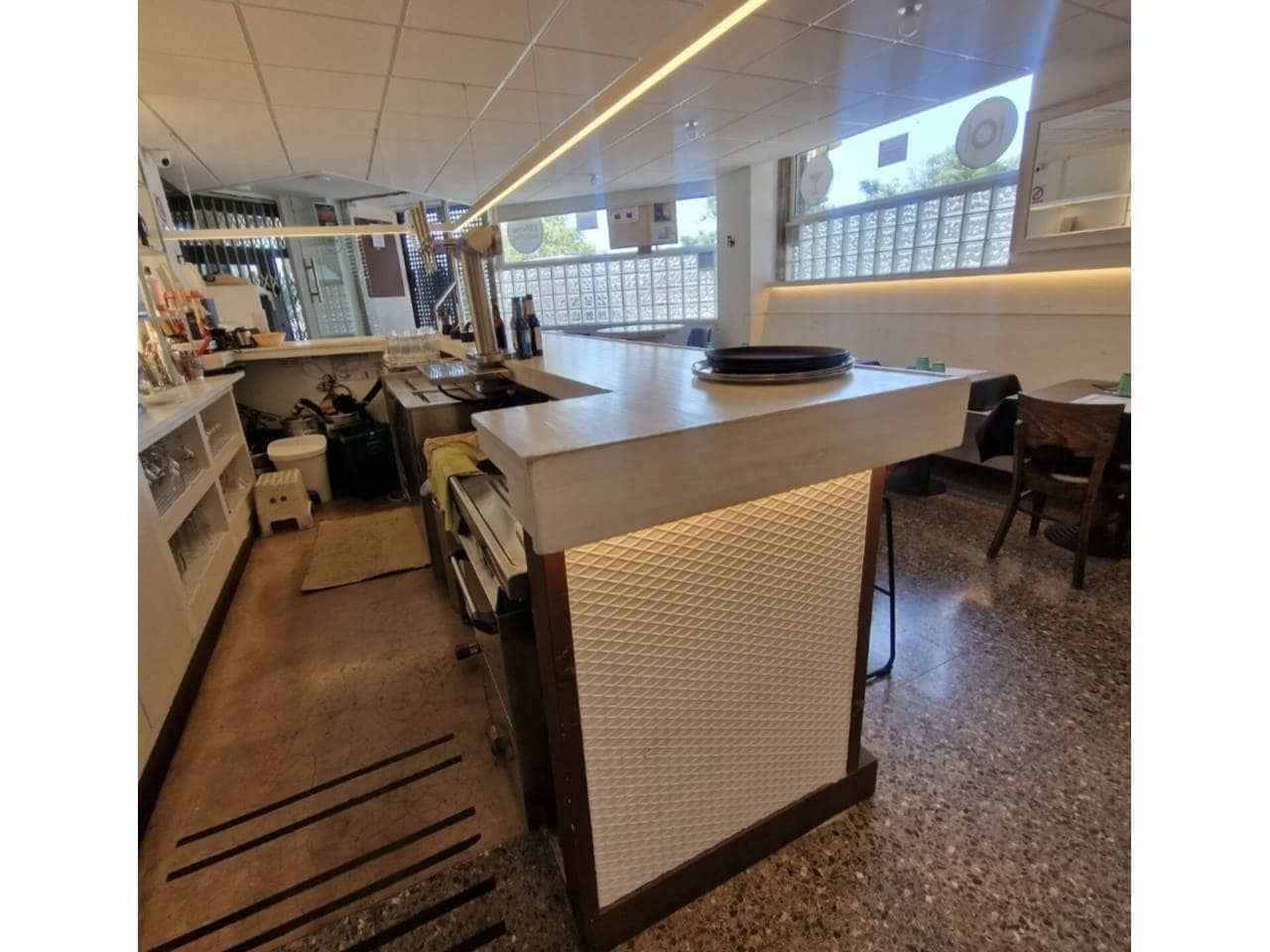 Local commercial dans Barcelone, Barcelona à louer Photo intérieure– Image 1 sur 2