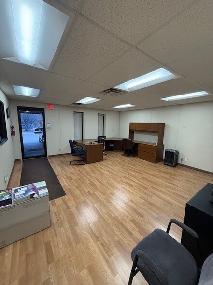 103 Industrial Dr, Waxahachie, TX à louer - Photo de l’immeuble – Image 2 sur 14