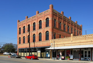Plus de détails pour 119 W San Antonio St, Lockhart, TX - Bureau/Local commercial, Local commercial à louer