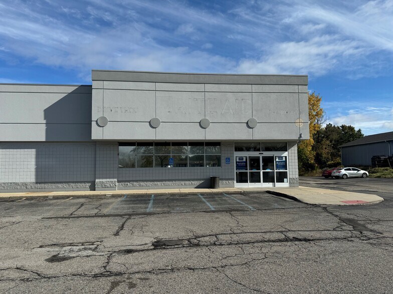 606-610 N Cedar St, Mason, MI à vendre - Photo de l’immeuble – Image 2 sur 11