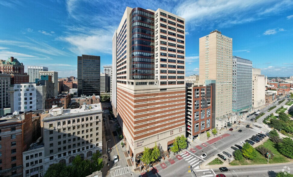 200 St. Paul Pl, Baltimore, MD à louer - Photo de l’immeuble – Image 1 sur 9