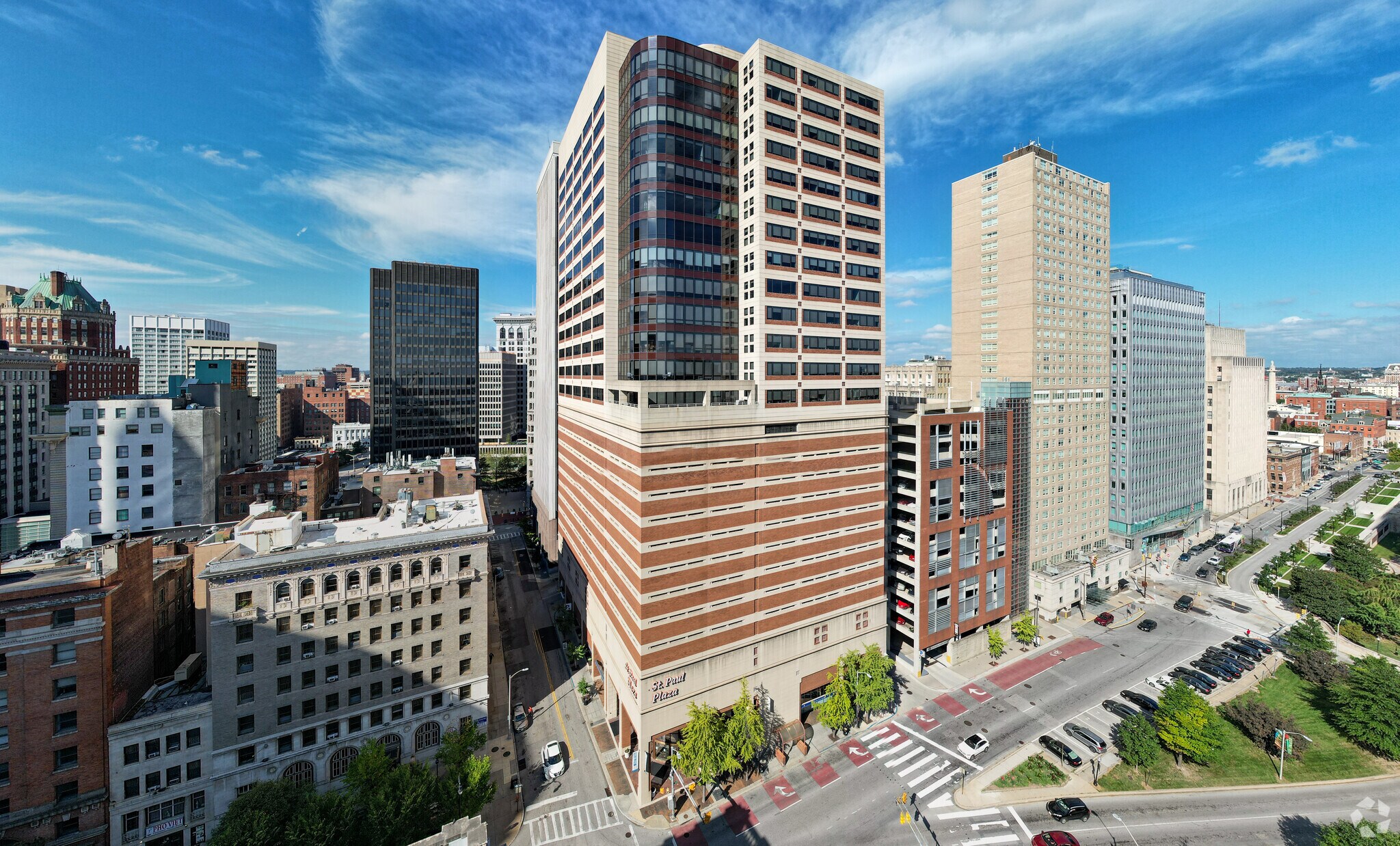 200 St. Paul Pl, Baltimore, MD à louer Photo de l’immeuble– Image 1 sur 10