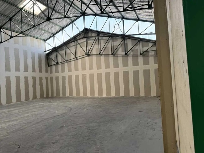 Plus de détails pour 5378 Route Du Pou Du Ciel, Reyrieux - Bureau, Local d'activités à louer