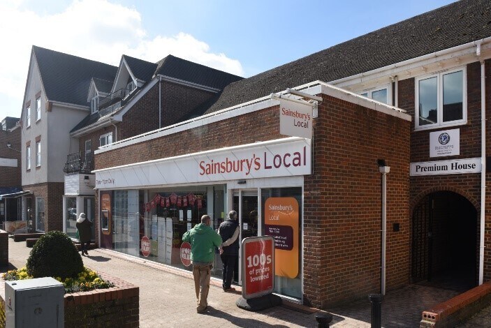 The Broadway, Farnham Common à louer Photo de l’immeuble– Image 1 sur 9