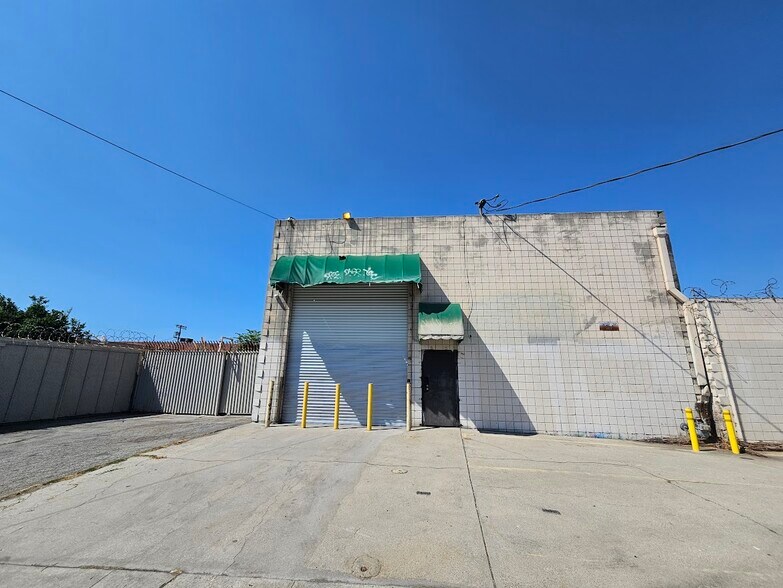 1535 E Adams Blvd, Los Angeles, CA à louer - Photo de l’immeuble – Image 2 sur 13