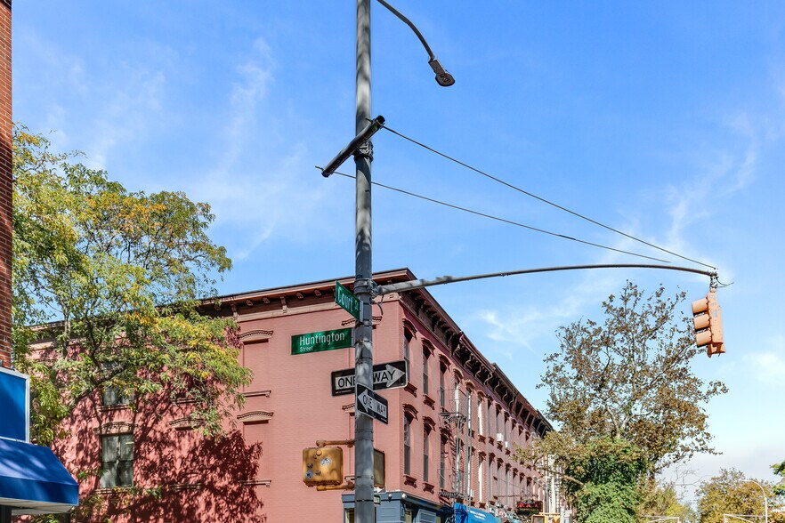 534 Court St, Brooklyn, NY à louer - Photo de l’immeuble – Image 3 sur 25