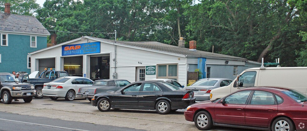 944 E Main St, Riverhead, NY à vendre - Photo principale – Image 1 sur 2
