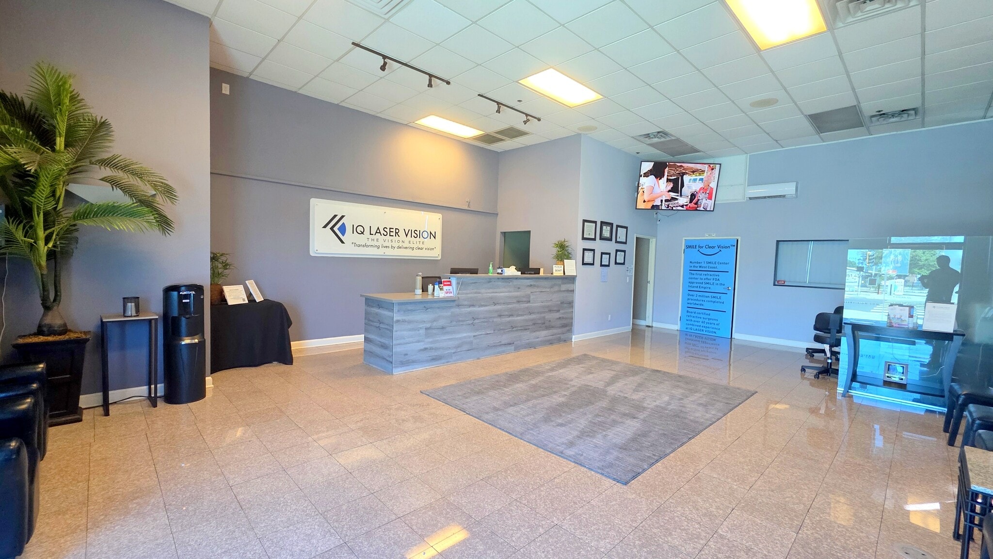 9496 Magnolia Ave, Riverside, CA à louer Photo intérieure– Image 1 sur 15