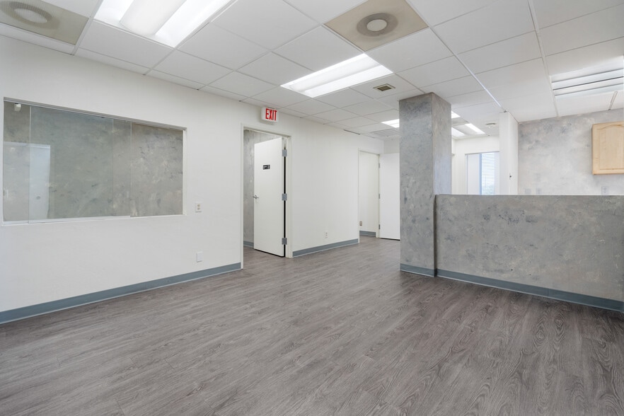 2525 W Greenway Rd, Phoenix, AZ à louer - Photo intérieure – Image 3 sur 8