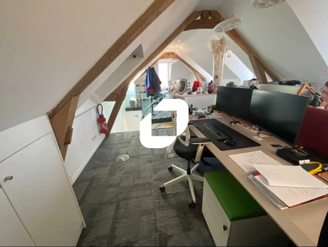 Bureau dans L'Isle-Adam à louer Photo intérieure– Image 1 sur 2