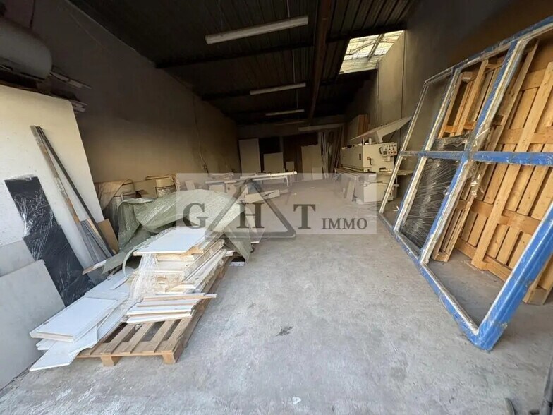 Industriel/Logistique dans Vaux-le-Pénil à louer - Photo de l’immeuble – Image 1 sur 3