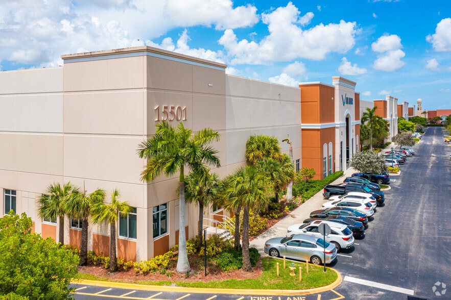 15501 SW 29th St, Miramar, FL à louer - Photo de l’immeuble – Image 2 sur 11