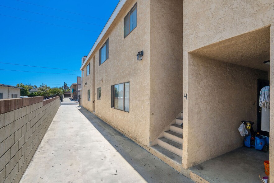 1629 W 208th St, Torrance, CA à vendre - Photo de l’immeuble – Image 3 sur 16
