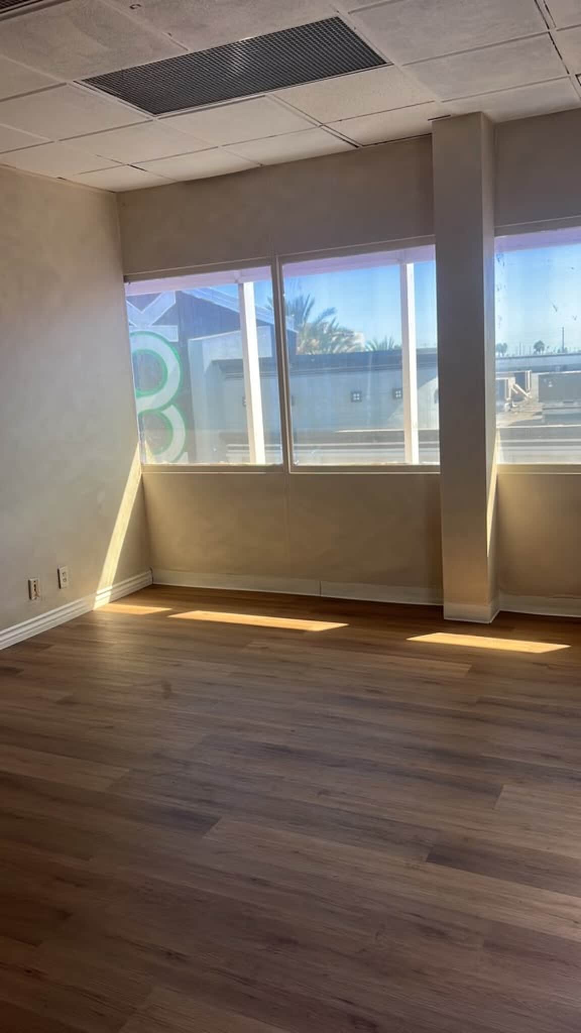 8221 3rd St, Downey, CA à louer Photo intérieure– Image 1 sur 8