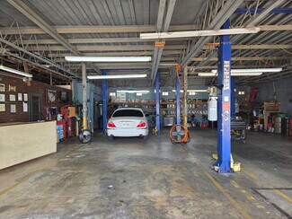 Plus de détails pour 7502 Synott Rd, Houston, TX - Local commercial à vendre