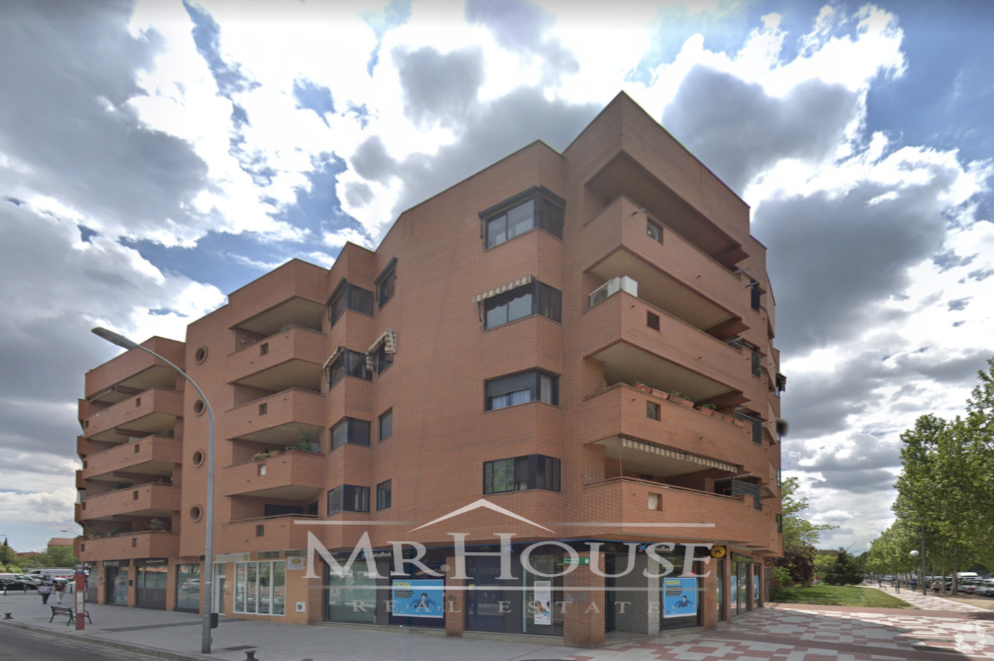 Immeuble residentiel dans Alcobendas, Madrid à vendre Photo intérieure– Image 1 sur 2