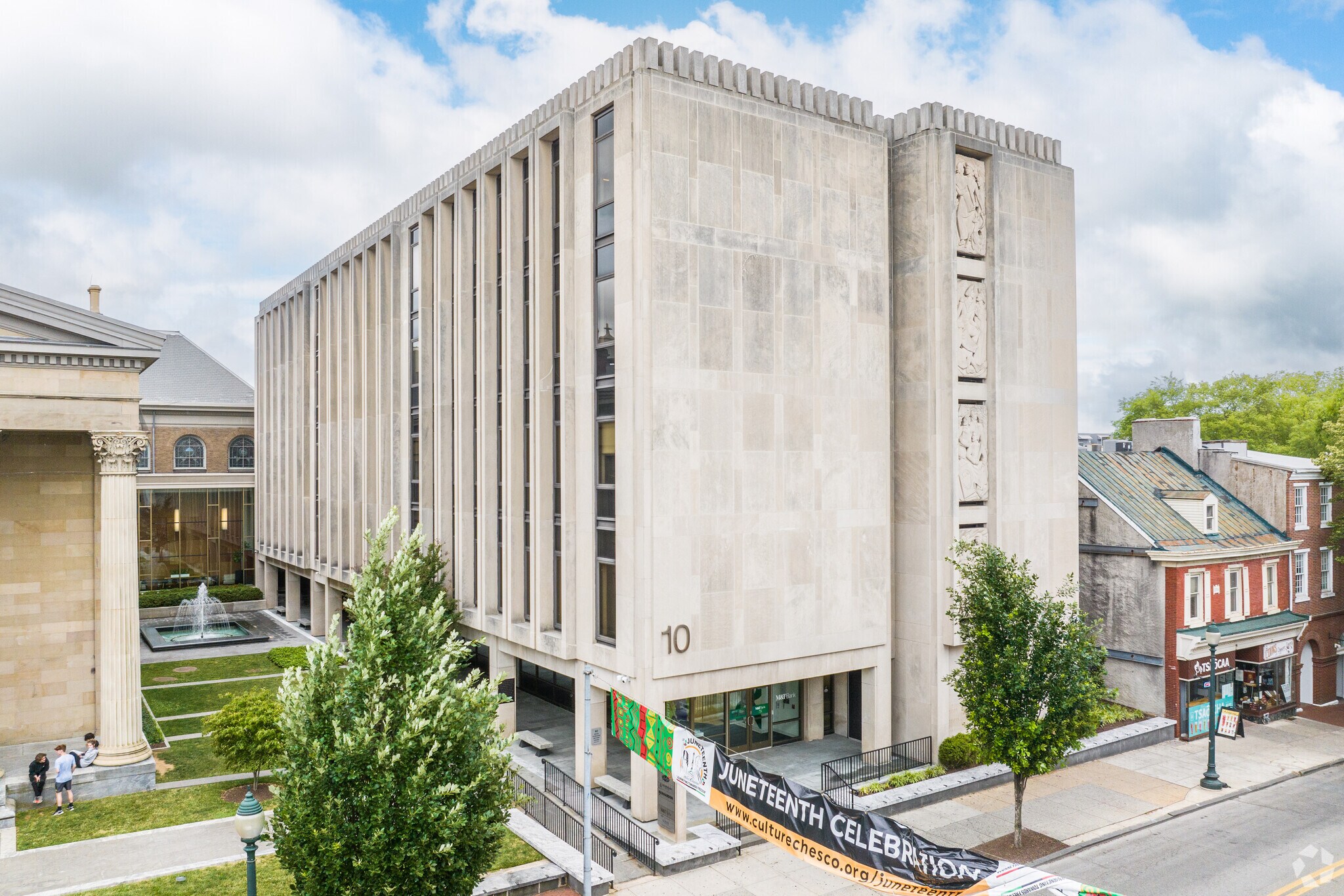 10 N High St, West Chester, PA à louer Photo principale– Image 1 sur 10