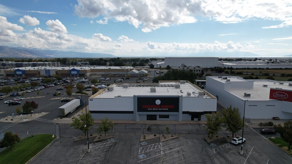 859 W Hill Field Rd, Layton, UT à vendre - Photo de l’immeuble – Image 2 sur 7