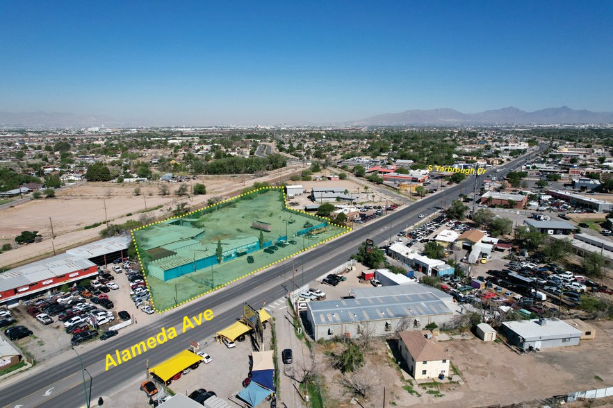 8216 Alameda Ave, El Paso, TX à vendre - Photo de l’immeuble – Image 2 sur 16