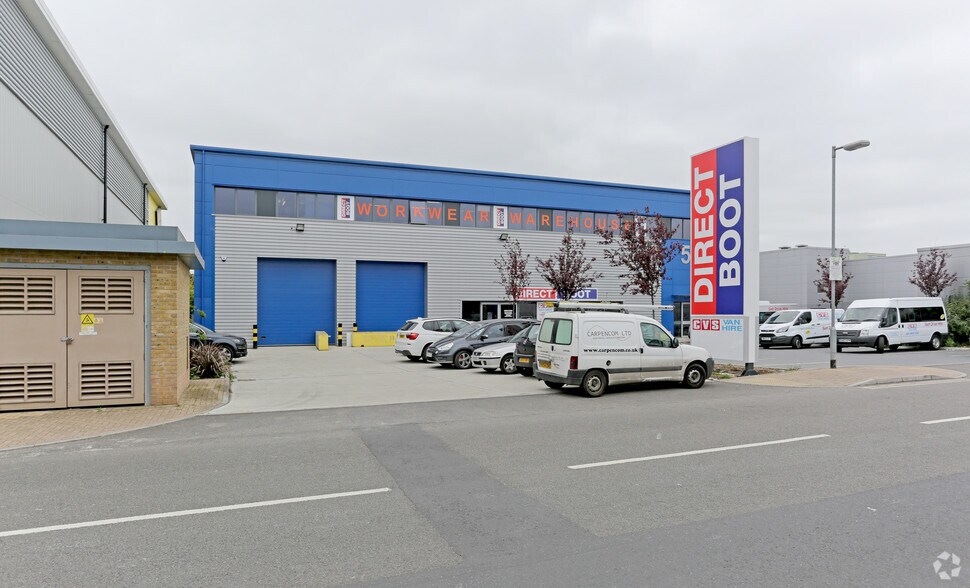 Lumina Way, Enfield à louer - Photo principale – Image 1 sur 5