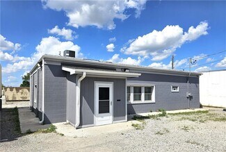 Plus de détails pour 1230 Woodswether Rd, Kansas City, MO - Local commercial à vendre