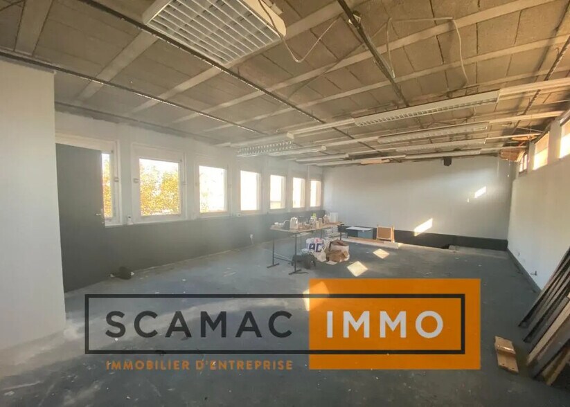 Industriel/Logistique dans Châteauneuf-les-Martigues à louer - Photo de l’immeuble – Image 3 sur 4