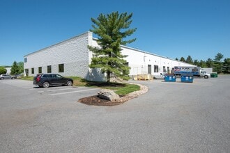 6540 Stonegate Dr, Allentown, PA à louer Photo de l’immeuble– Image 2 sur 9