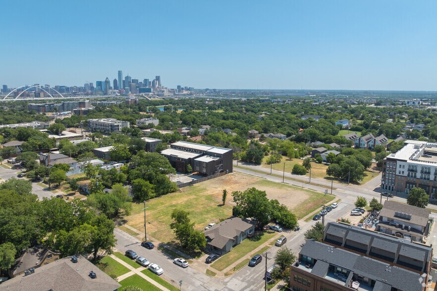 1.402 Acres N Zang Blvd, Dallas, TX à vendre - Photo de l’immeuble – Image 2 sur 12