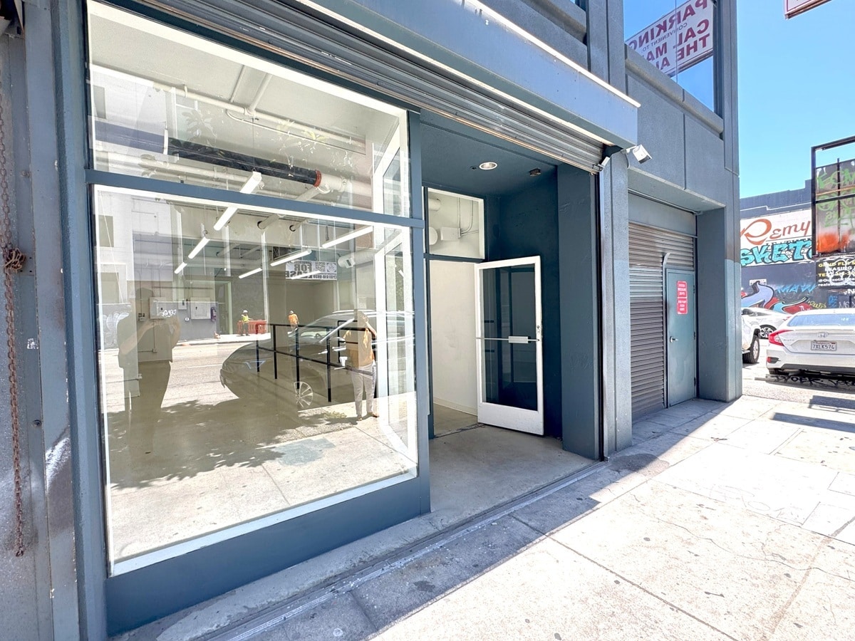 210 E Olympic Blvd, Los Angeles, CA à louer Photo intérieure– Image 1 sur 9