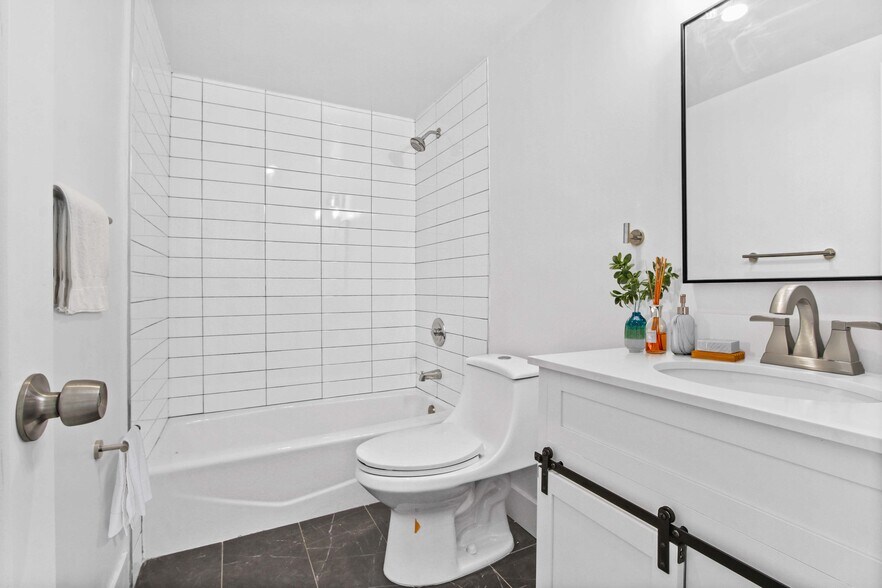5529 Dairy Ave, Long Beach, CA à vendre - Photo de l’immeuble – Image 3 sur 16