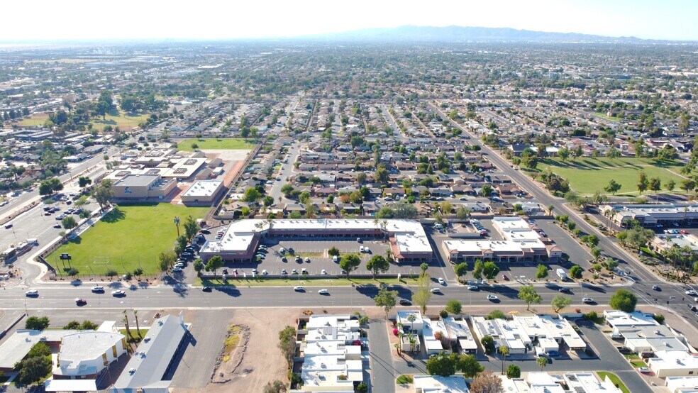 590 N Alma School Rd, Chandler, AZ à louer - Photo de l’immeuble – Image 1 sur 7