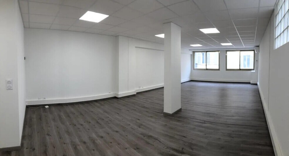 Bureau dans Cannes à louer - Photo de l’immeuble – Image 3 sur 10