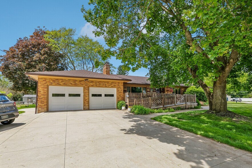 836 Jacoby Rd, Copley, OH à vendre - Photo de l’immeuble – Image 2 sur 66